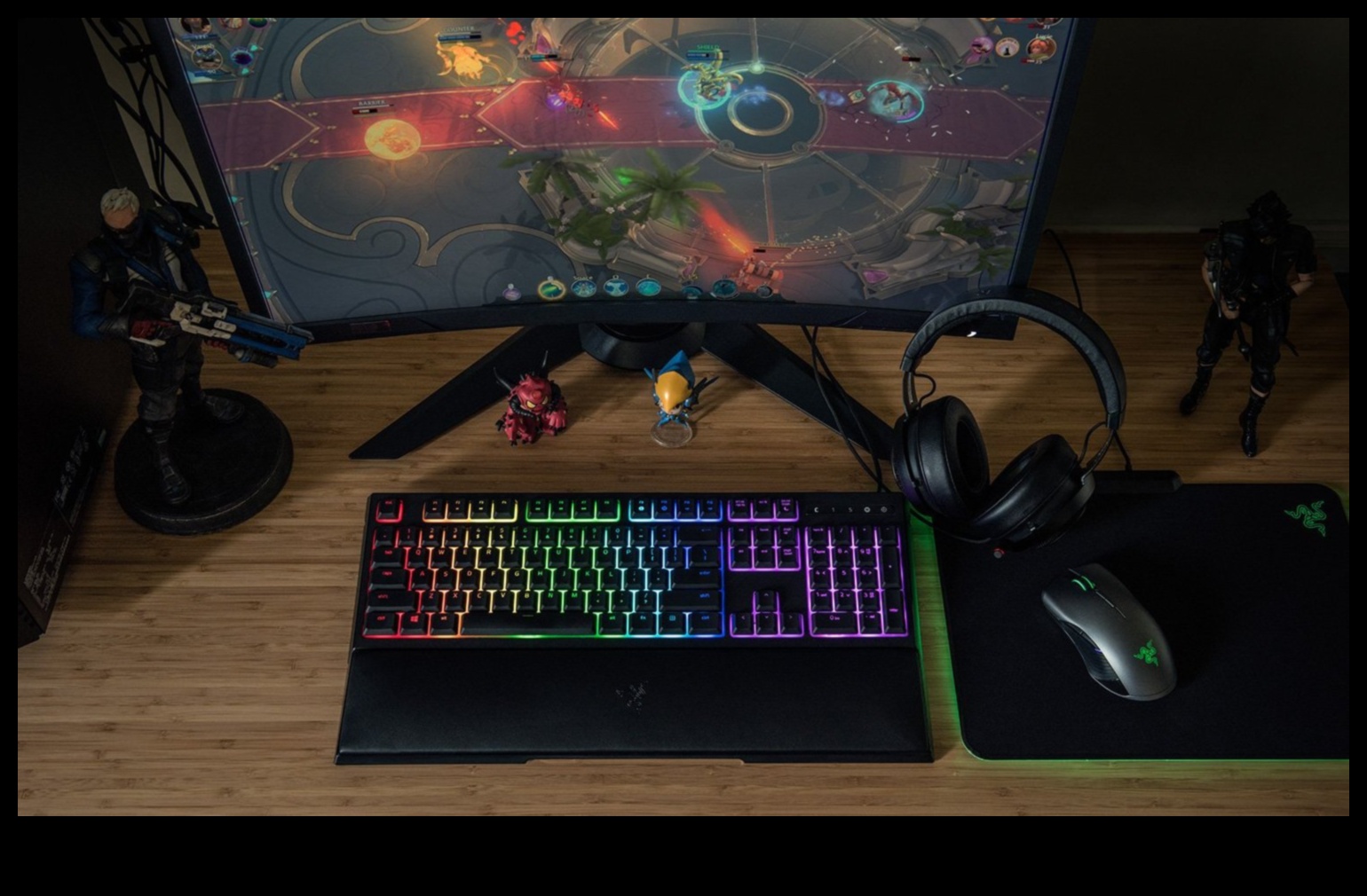 Galeria Ultima Gaming Gear Tot ce aveți nevoie pentru un laptop complet echipat pentru gaming Setup 5 Gaming Gear Gallery: Accesorii pentru un laptop complet echipat pentru gaming
